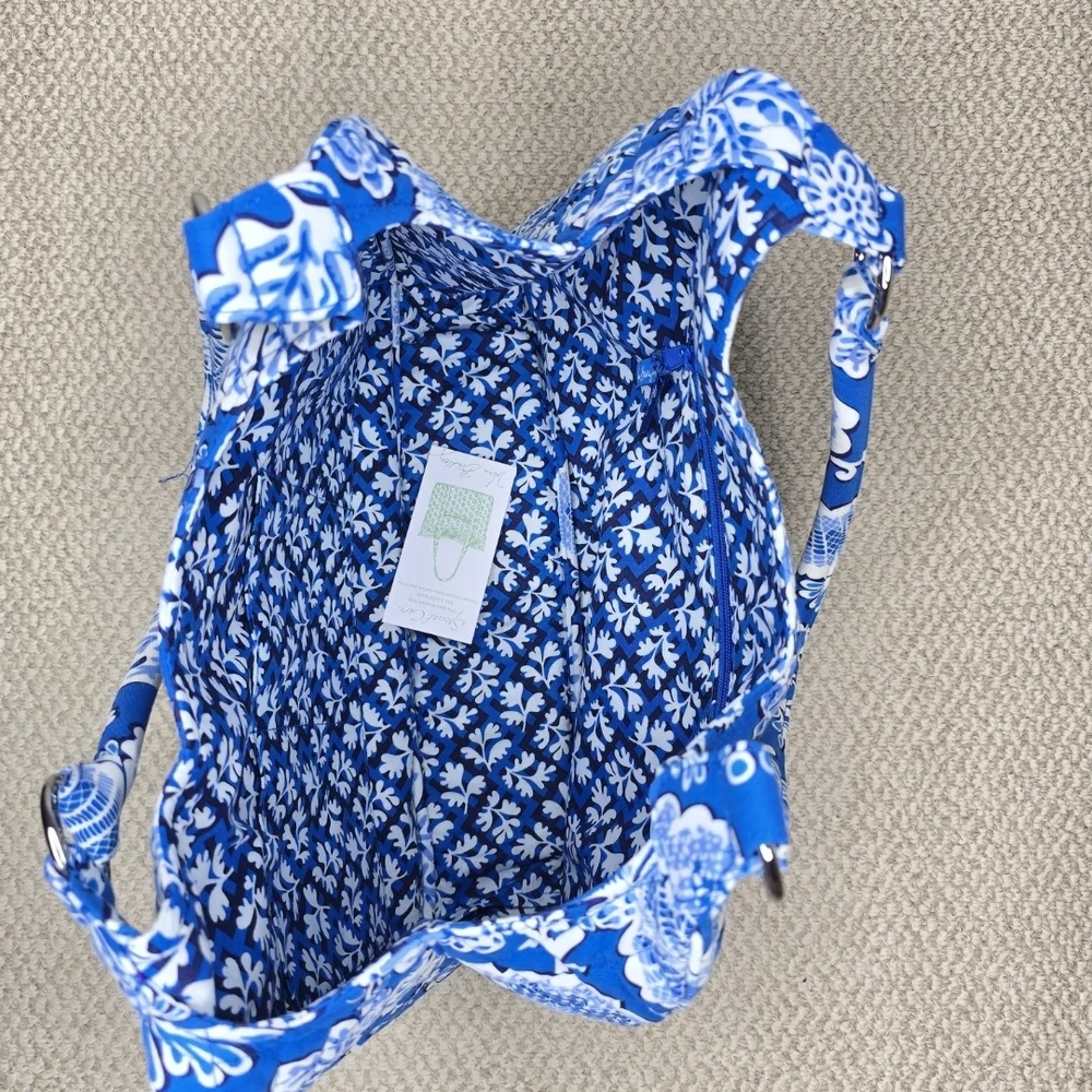 Vera Bradley NWOT Retired Pattern Blue Lagoon Blue and White Floral Hobo Bag